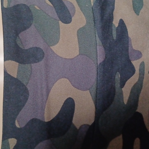 Falda - Picture 2 of 3